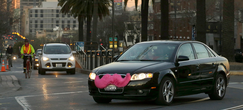 Illustration for article titled Is Uber Screwing With Lyft?